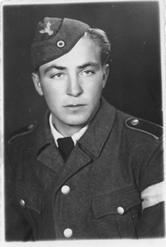 gal/Ahnengallerie/Minazsek Franz_1943_beim Militaer.jpg